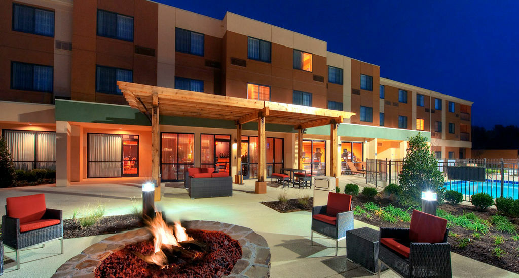 Courtyard By Marriott Johnson City Exterior photo