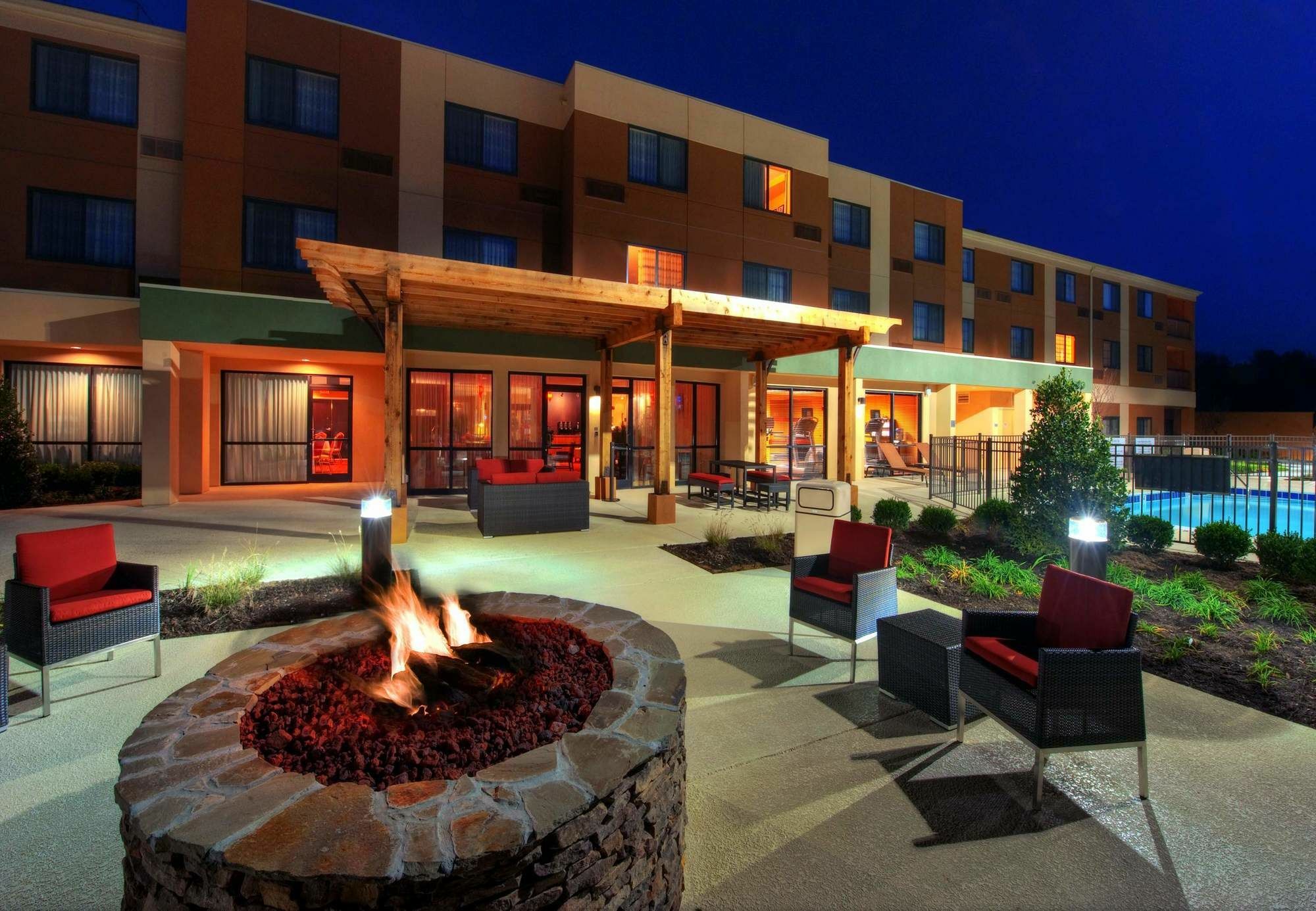 Courtyard By Marriott Johnson City Exterior photo